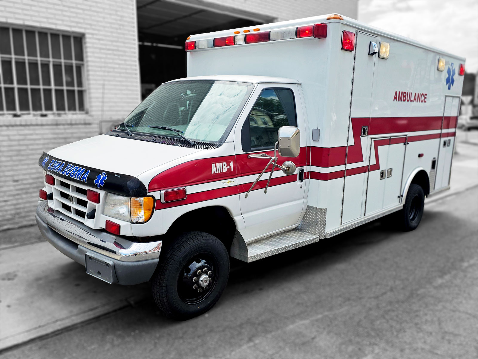 2002 Ford 4x4 Type 3 Wheeled Coach Ambulance #0223539