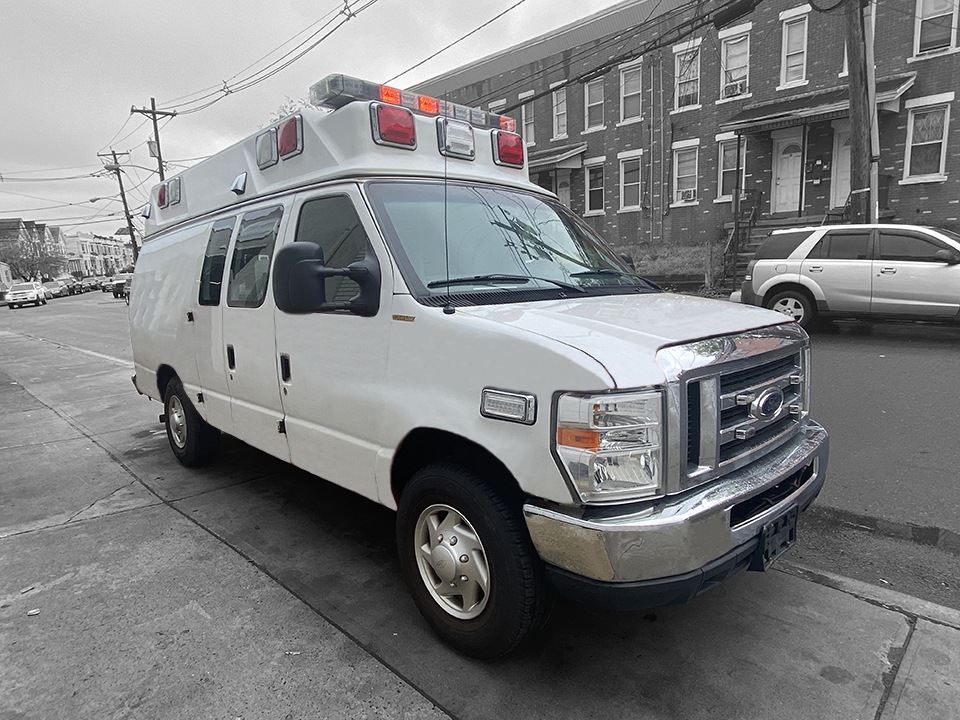 2010 Ford Gas Type 2 AEV Ambulance #1055394 2