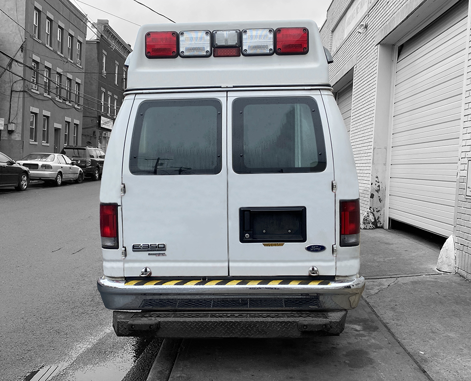 2010 Ford Gas Type 2 AEV Ambulance #1055394 4