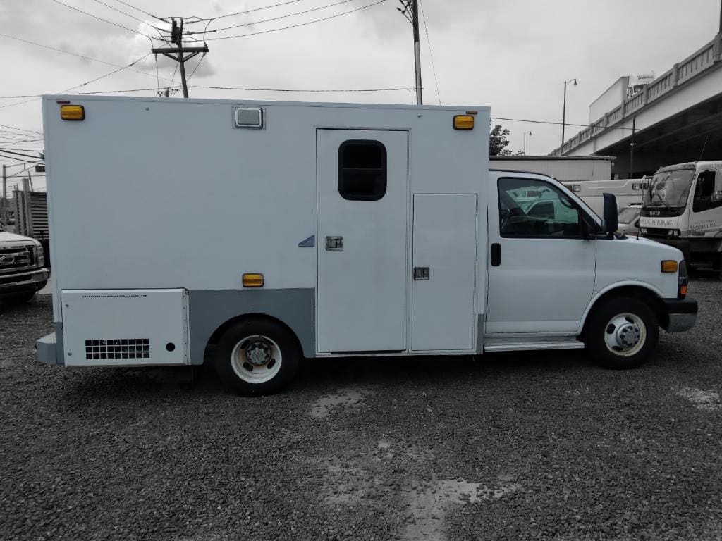 2008 Chevrolet Utility Truck 1