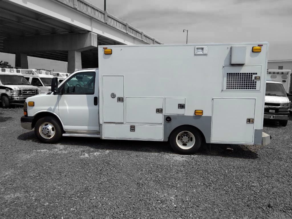 2008 Chevrolet Utility Truck 3